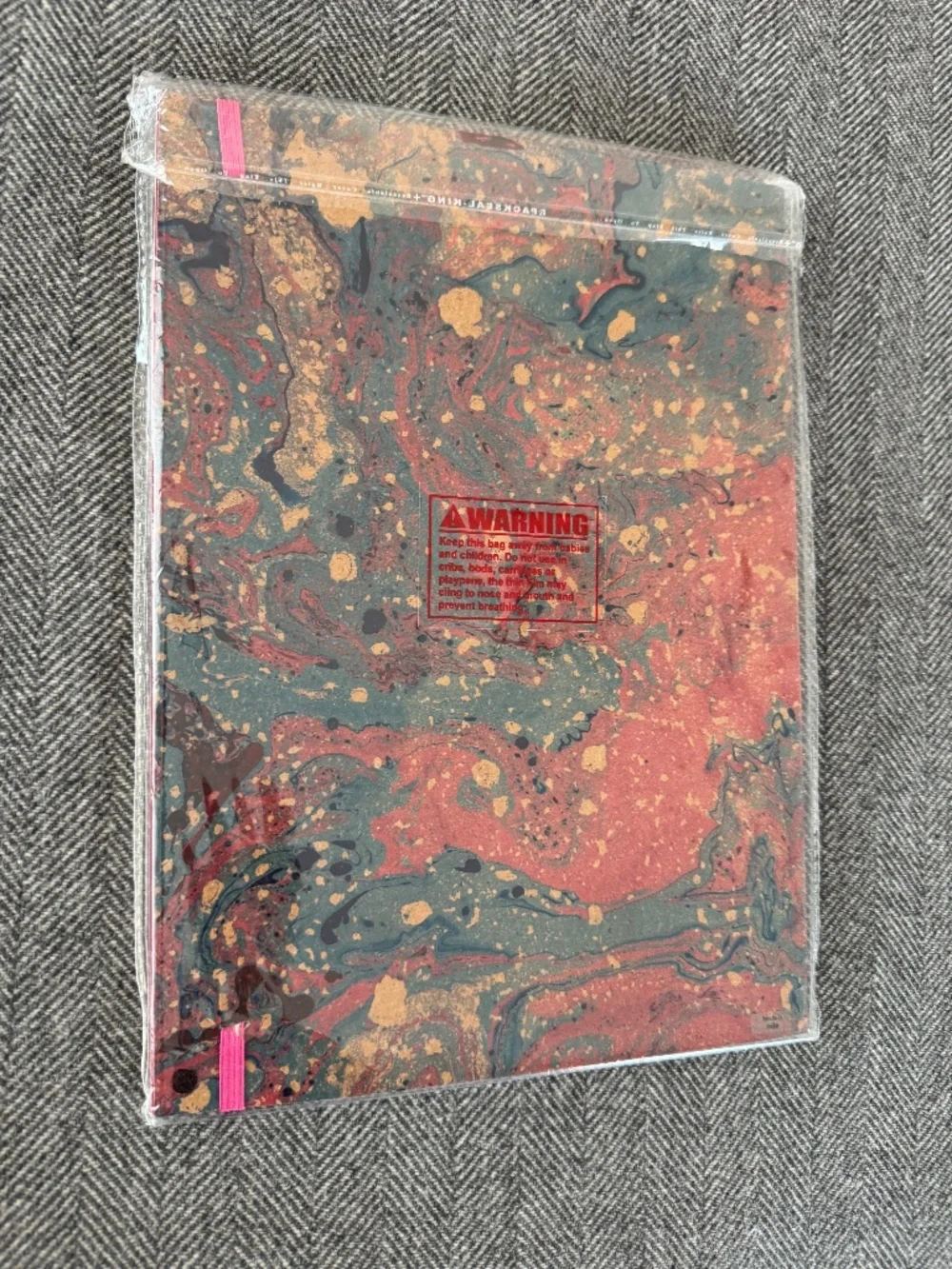 NWT, ROOST, MARBLEIZED COVERED NOTEBOOK WITH PINK ELASTIC CLOSURE, LINED INSIDE